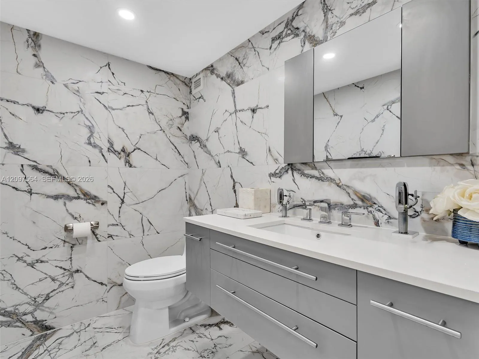 Renovated 1 bedroom condo Hallandale Beach