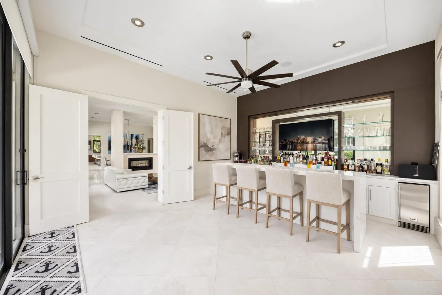 Bar/club room