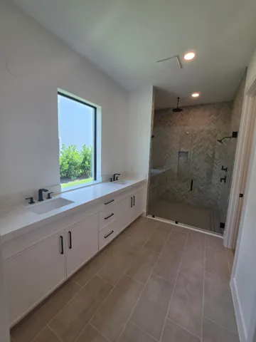 Secondary 1st Floor Primary Bathroom