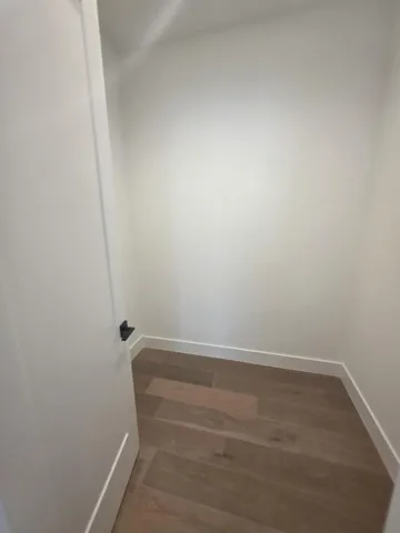 Large Walk-in Panty