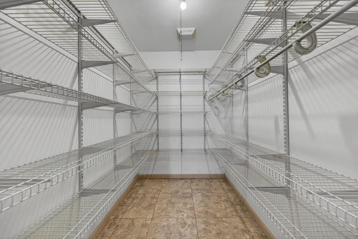 walk in closet