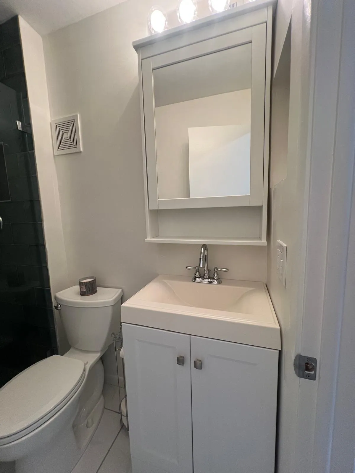 16 - Bathroom 2