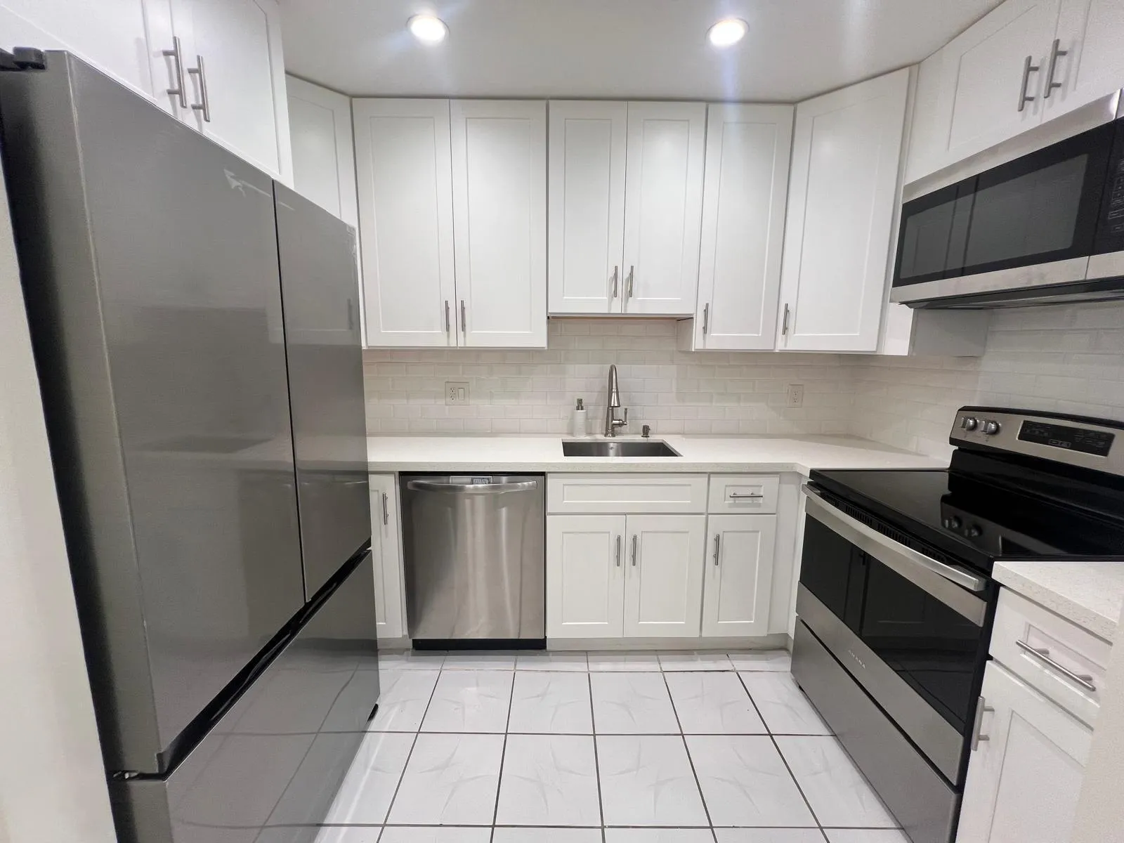 4 - Kitchen
