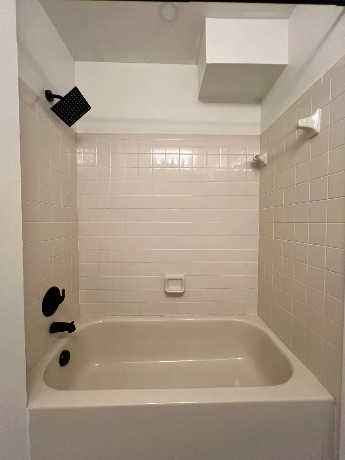 11 - Tub
