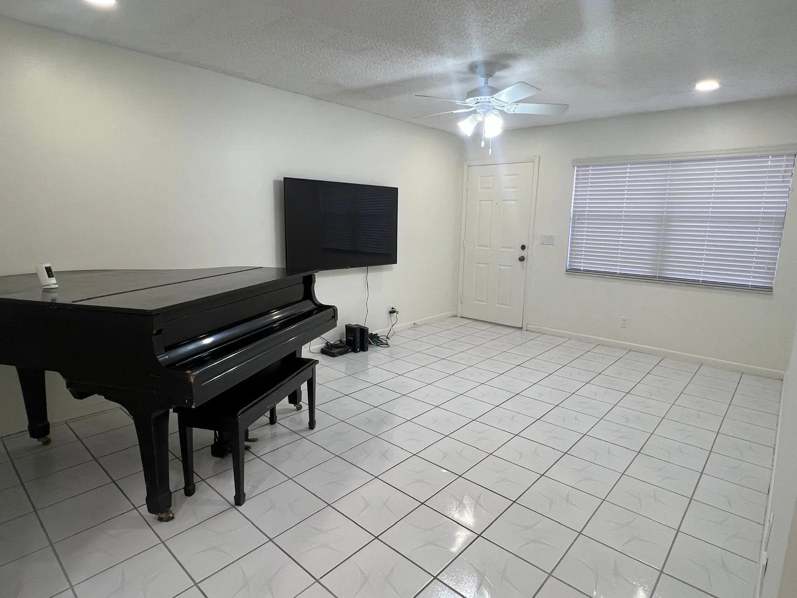 2 - Living Room