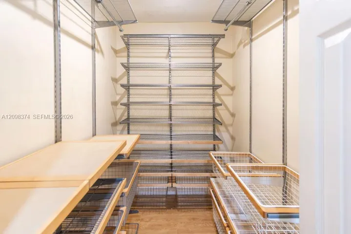Main Bedroom Walk in closet