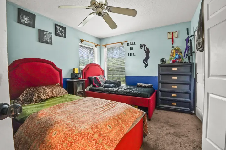 39 Bedroom 01
