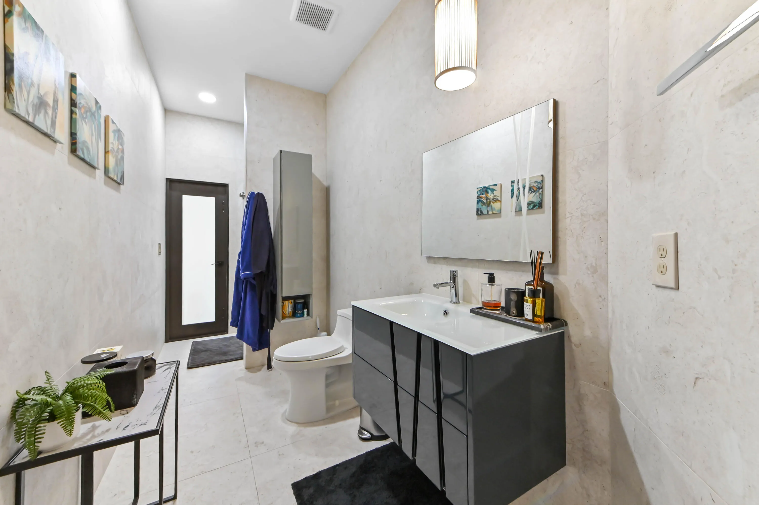 12 bathroom 01