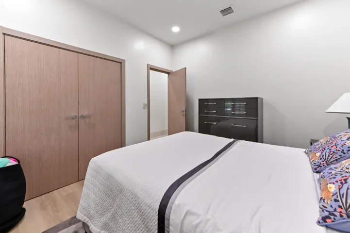 06 bedroom 03