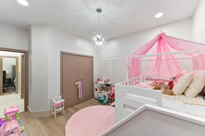 10 bedroom 02