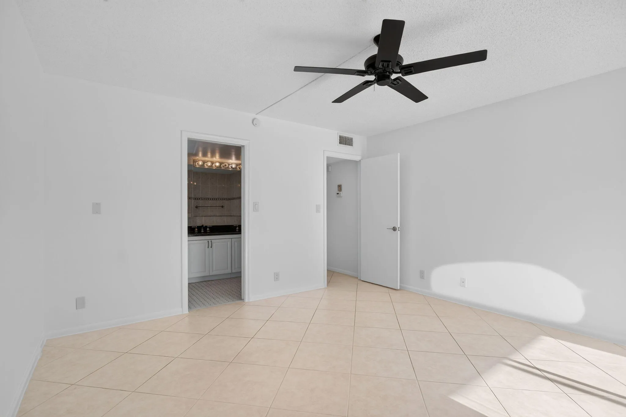44-web-or-mls-2901 new-14