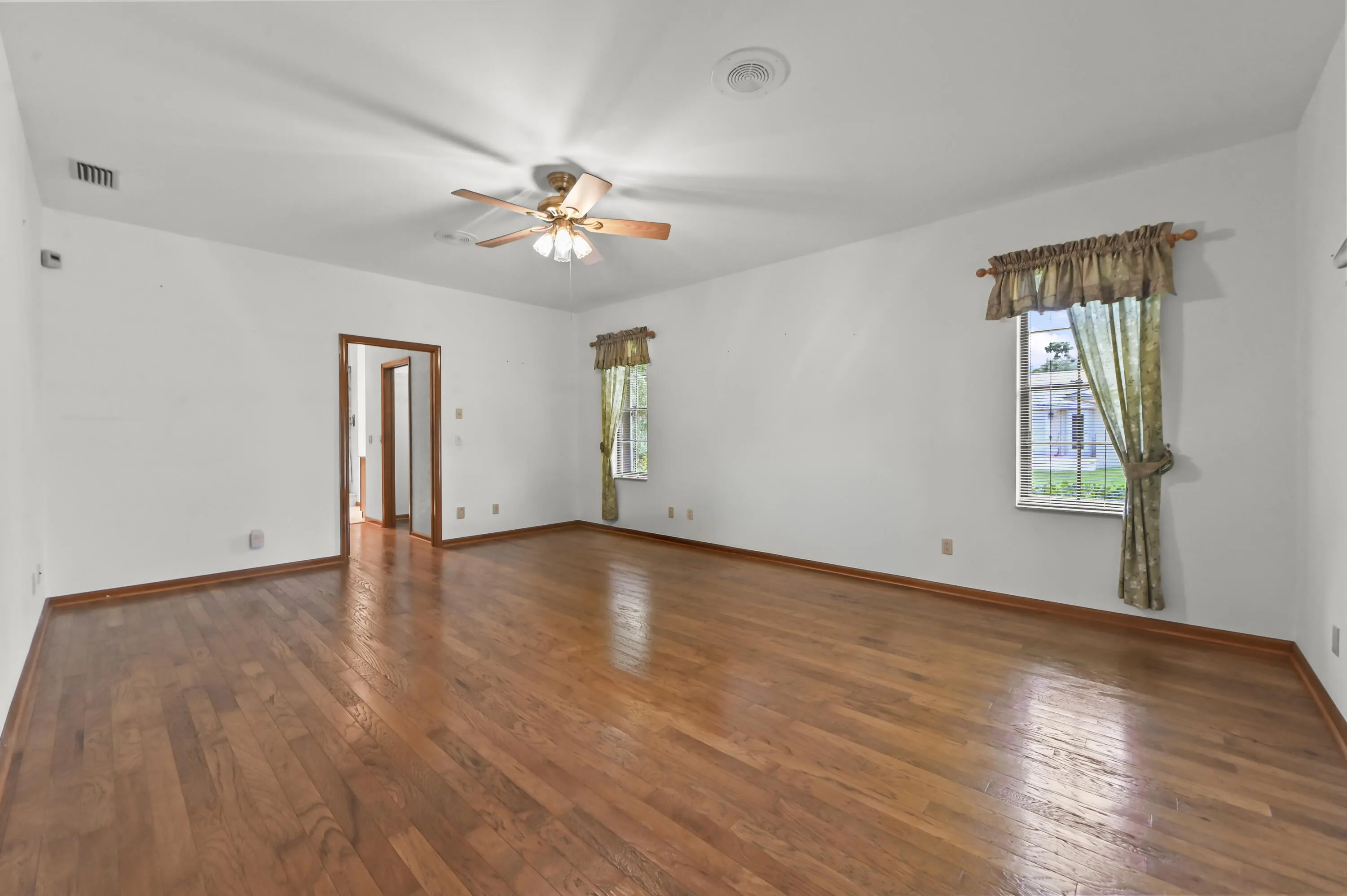 25 Bedroom 01