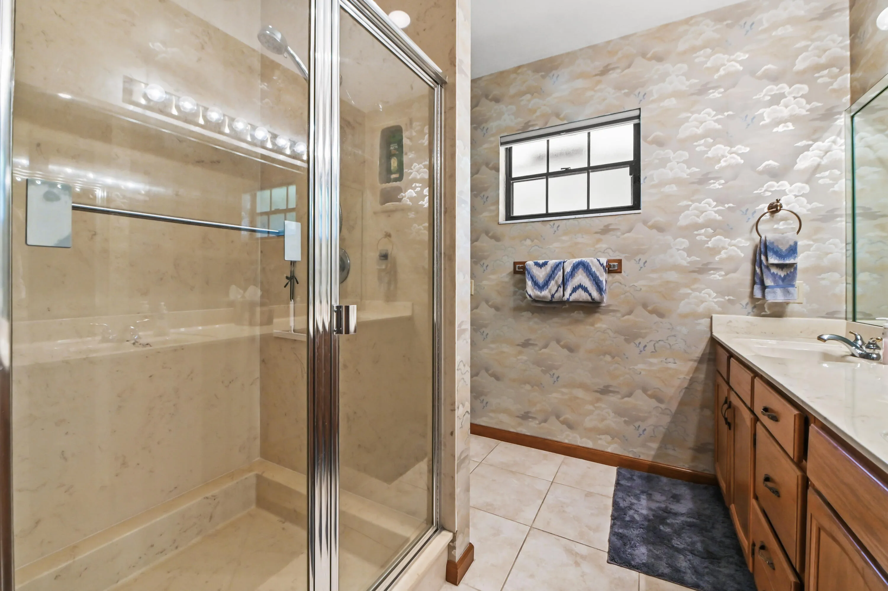 24 Bathroom 02
