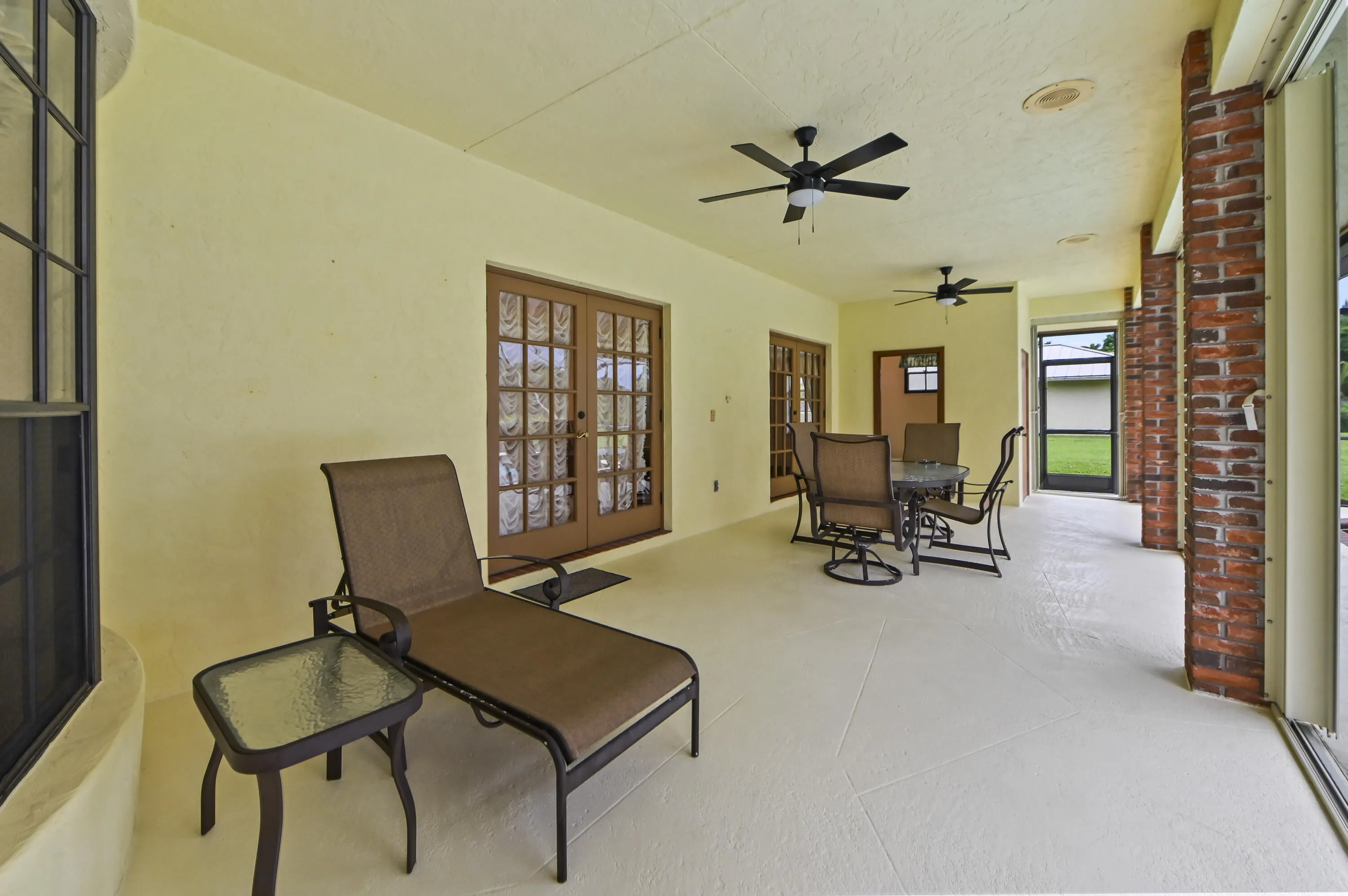 31 Patio 01