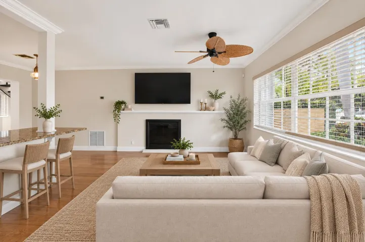 Airy Coastal Living Room with Kitchen Ba