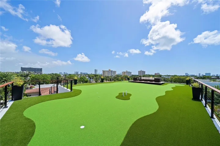 Rooftop Minigolf