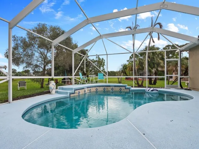 Photo 33