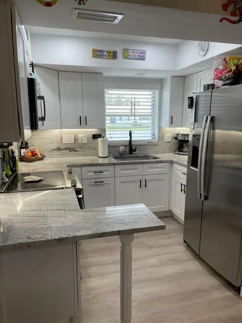 full kitchen