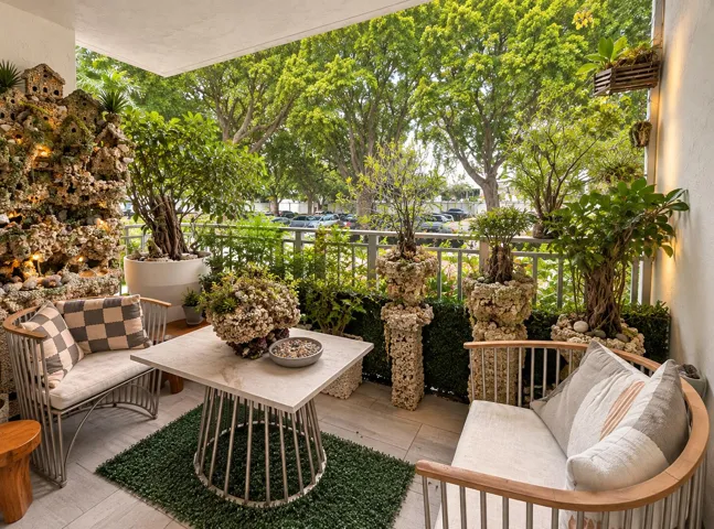 balcony