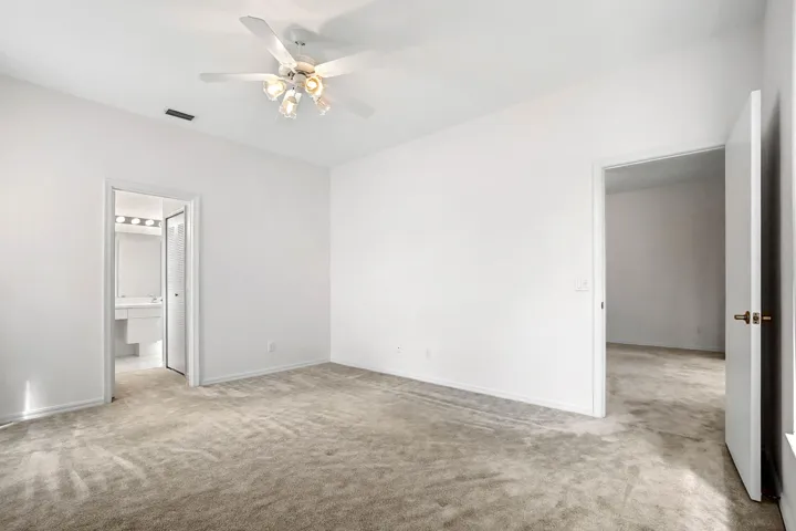 19 Bedroom 04