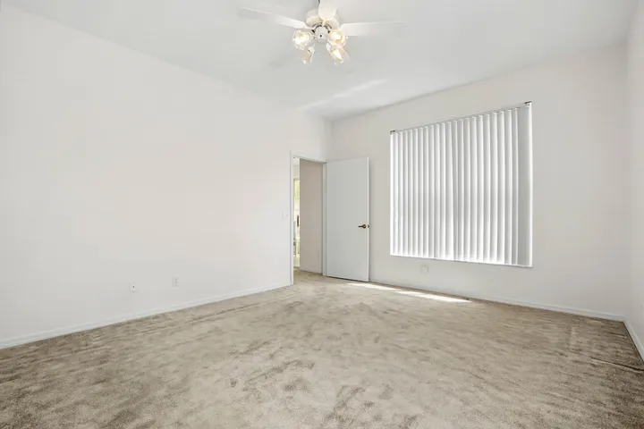 18 Bedroom 03