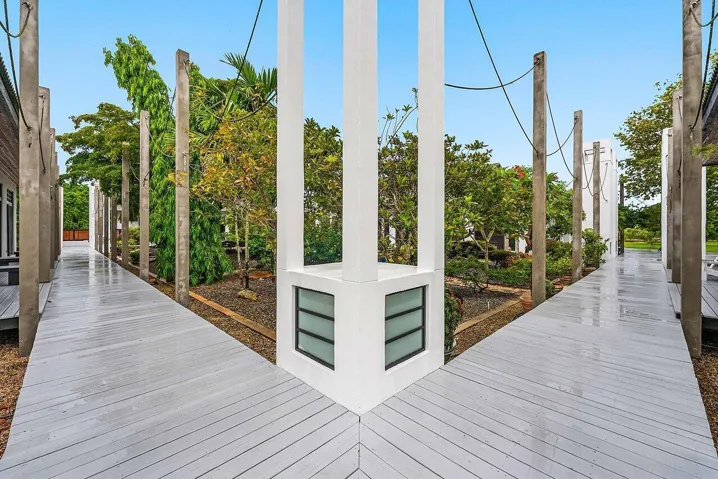 064-8549SurreyLane-BocaRaton-FL-33496-SM