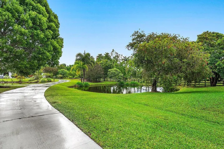 002-8549SurreyLane-BocaRaton-FL-33496-SM