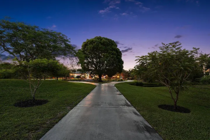 098-8549SurreyLane-BocaRaton-FL-33496-SM