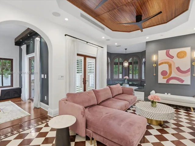 Or family room