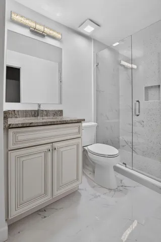 Guest bathroom.