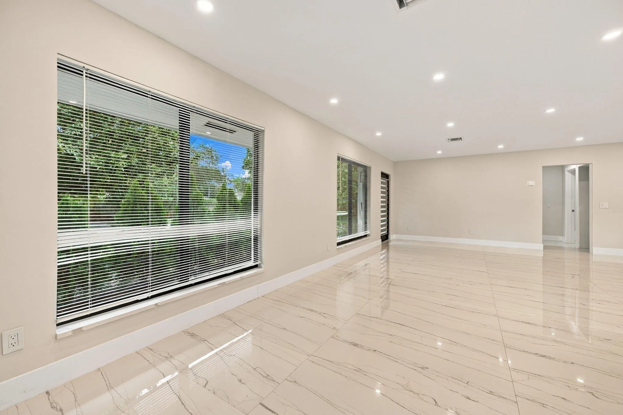 7-web-or-mls-4741-ne-19th-ave