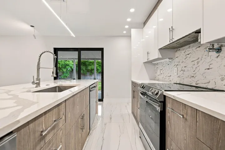 13-web-or-mls-4741-ne-19th-ave