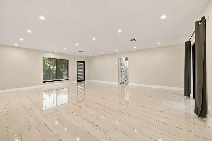 10-web-or-mls-4741-ne-19th-ave