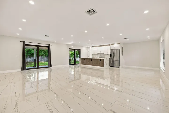 9-web-or-mls-4741-ne-19th-ave