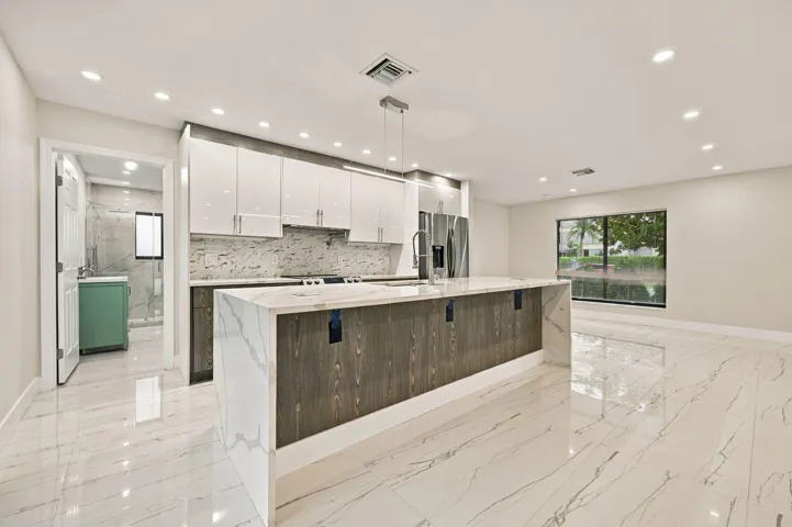 11-web-or-mls-4741-ne-19th-ave