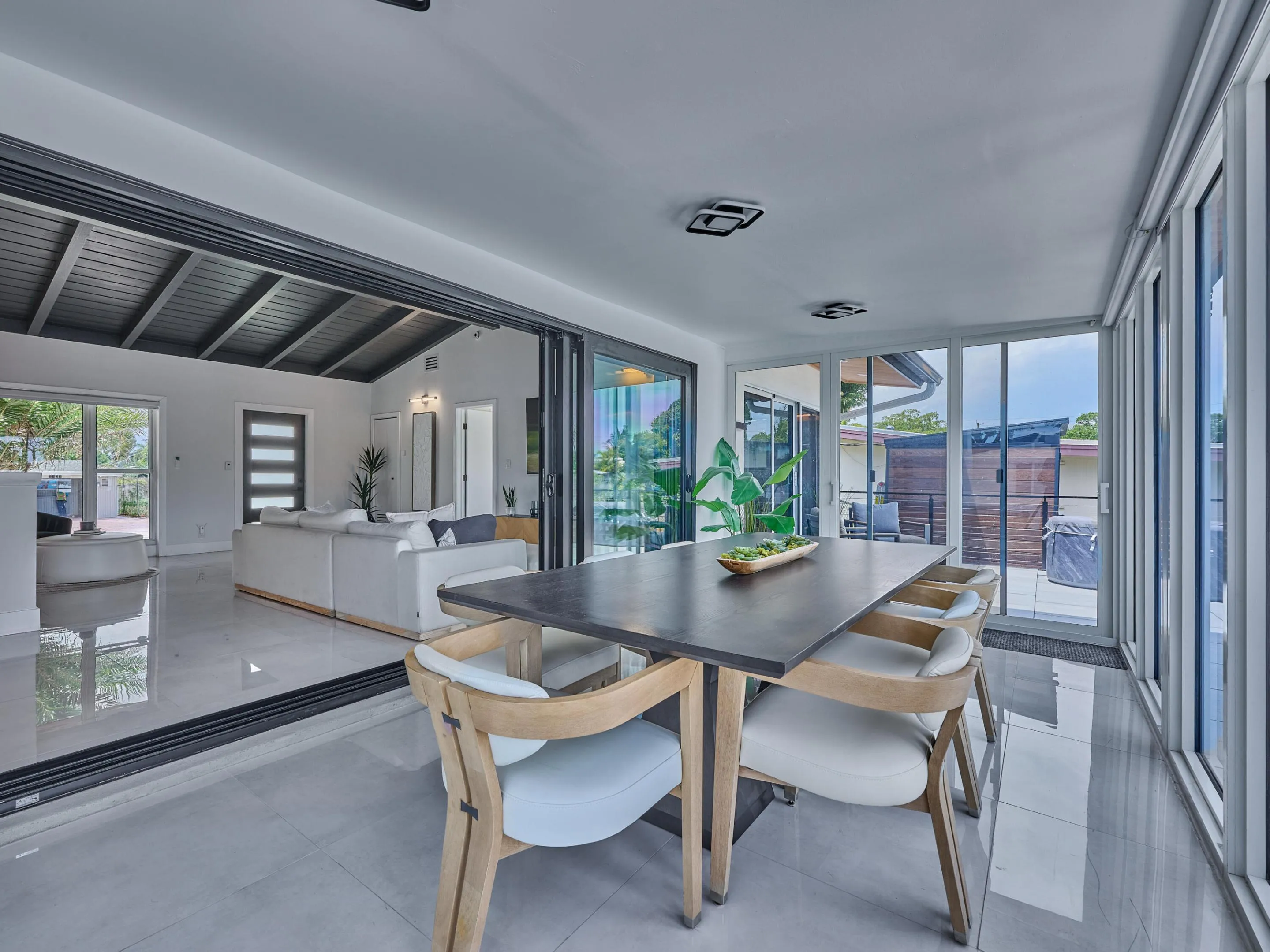 (77) Sunroom x5
