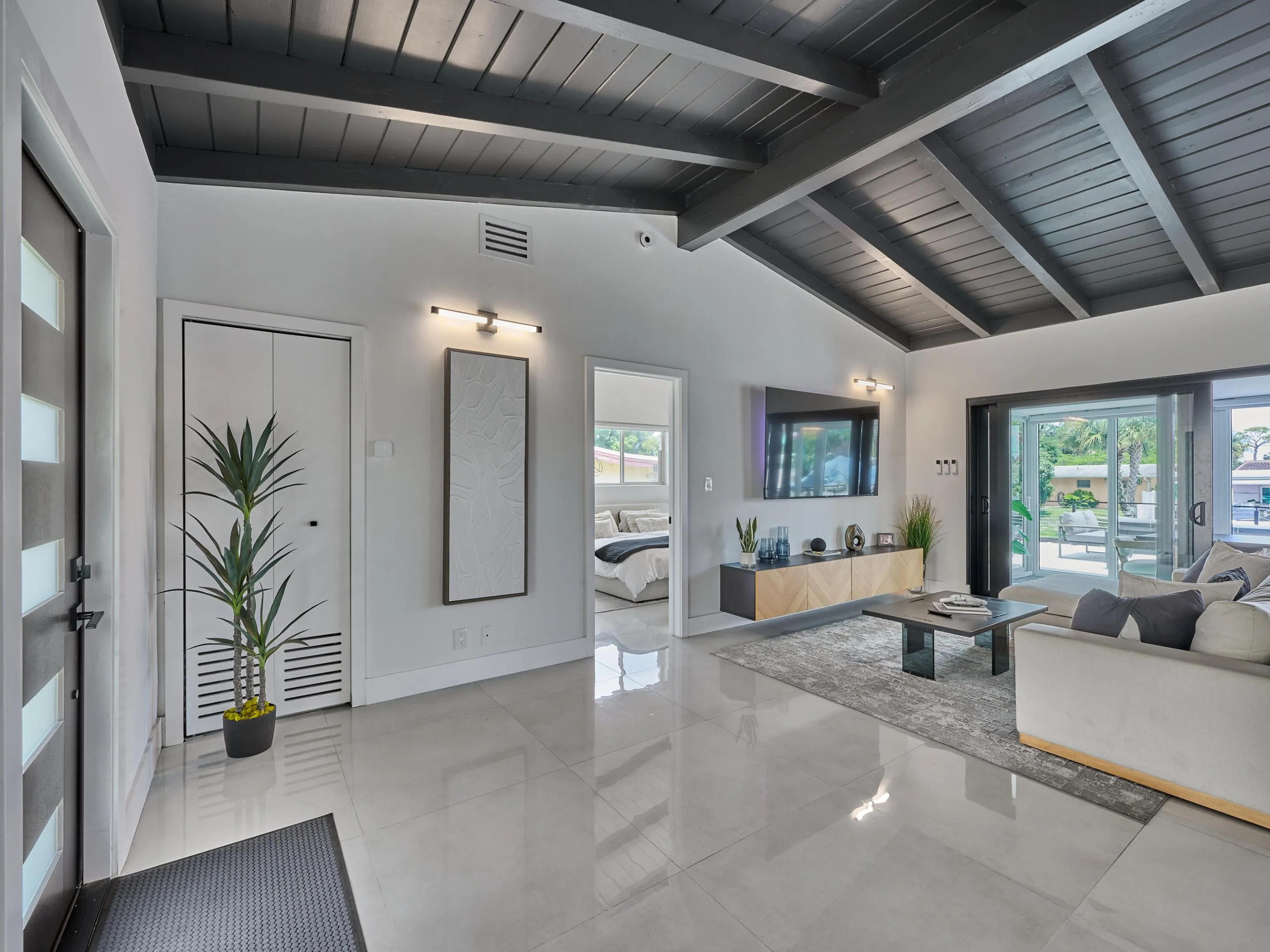 (57) Living Room