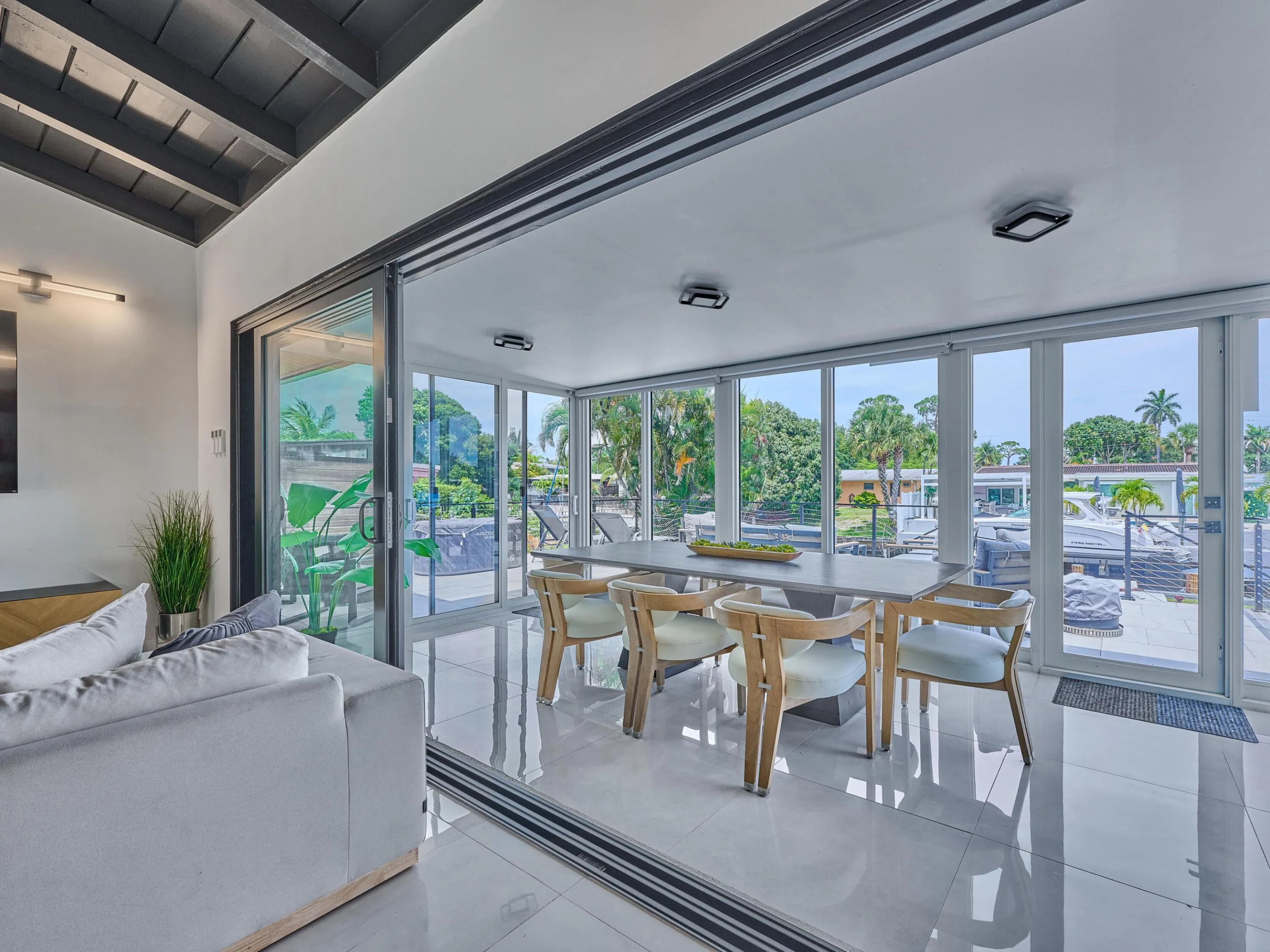 (73) Sunroom