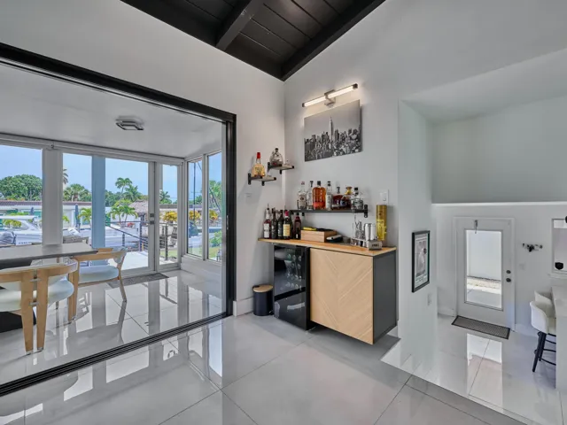 (72) Sunroom View