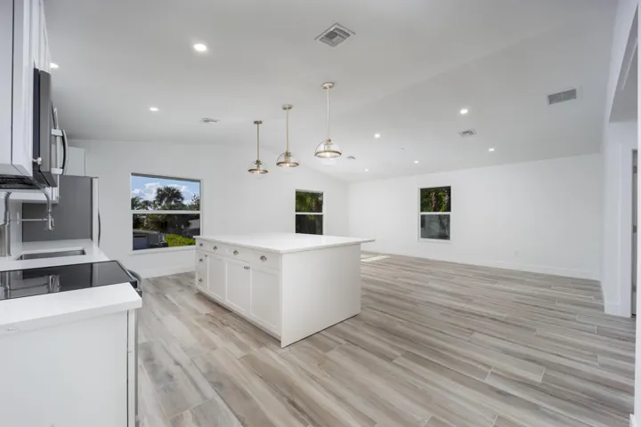1116 Hernando Street-5