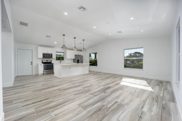 1116 Hernando Street-6