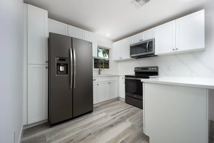 1116 Hernando Street-25
