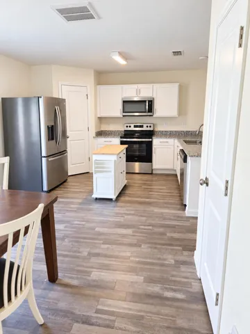 down stair kitchen 1