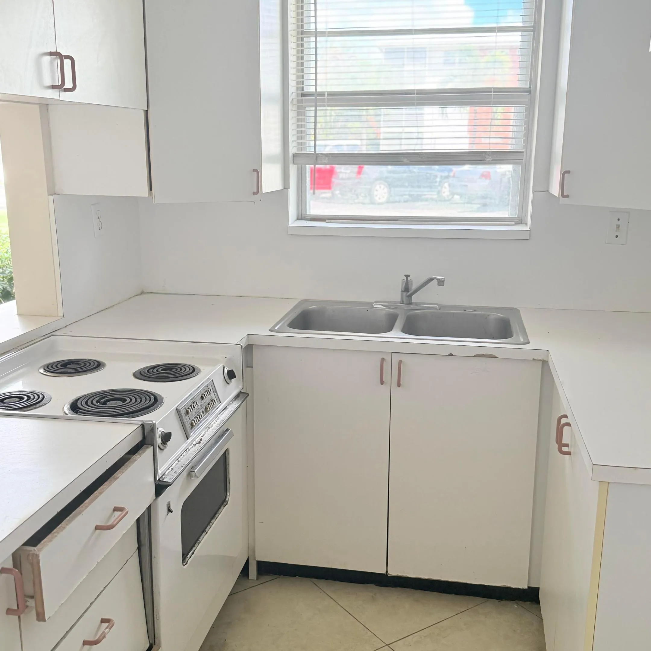 Kitchen Main 1