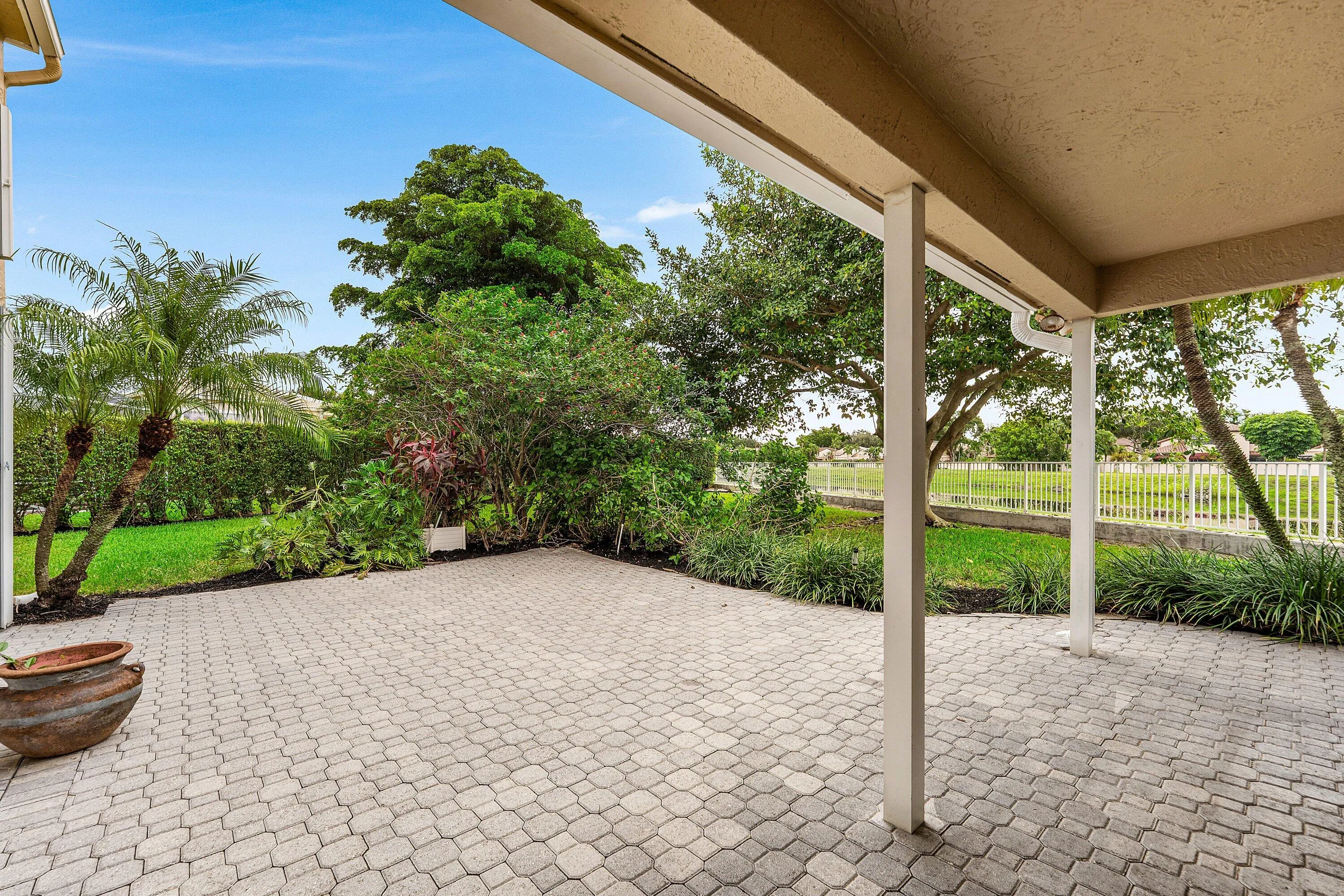 033-23350TorreCircle-BocaRaton-FL-33433-