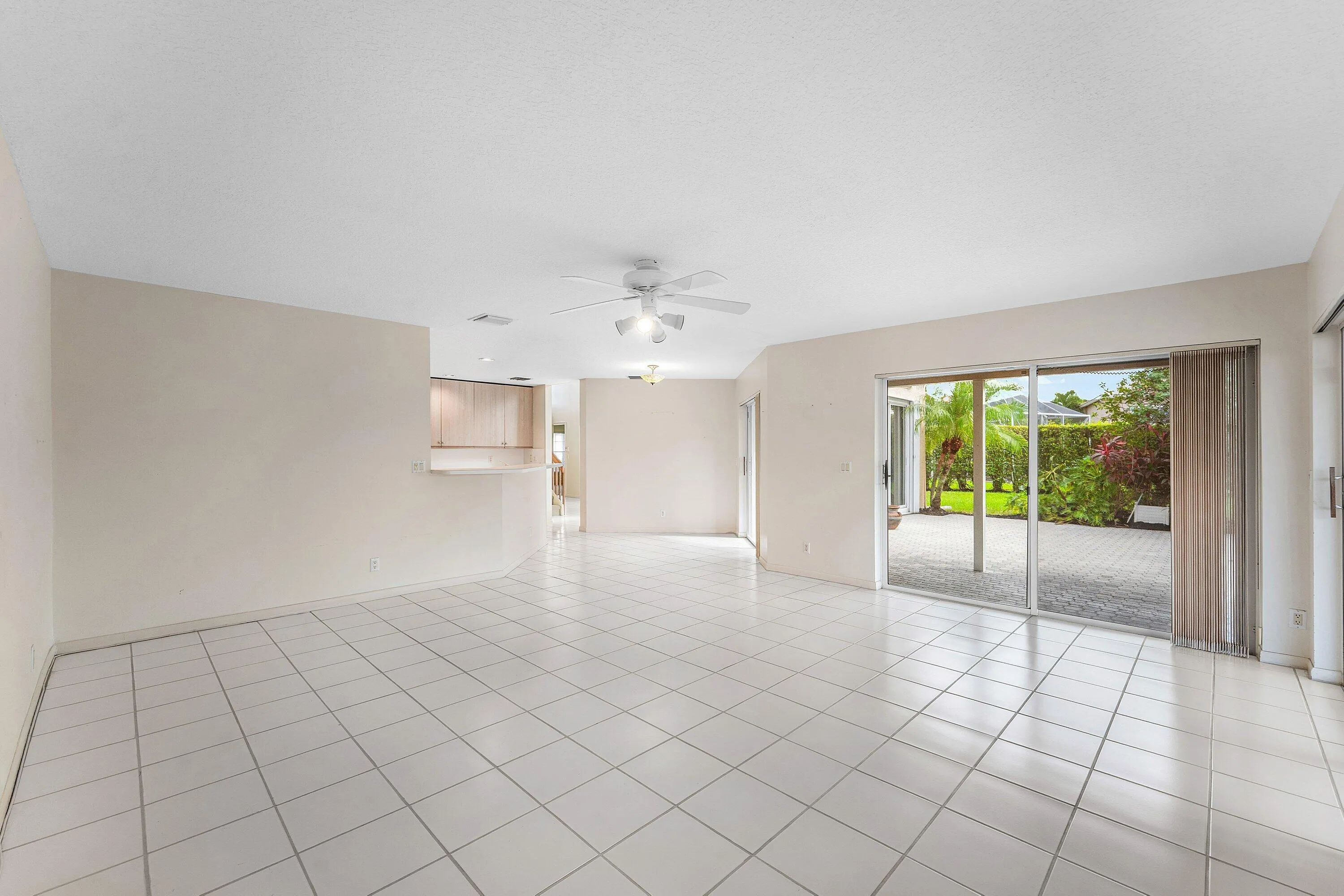 014-23350TorreCircle-BocaRaton-FL-33433-