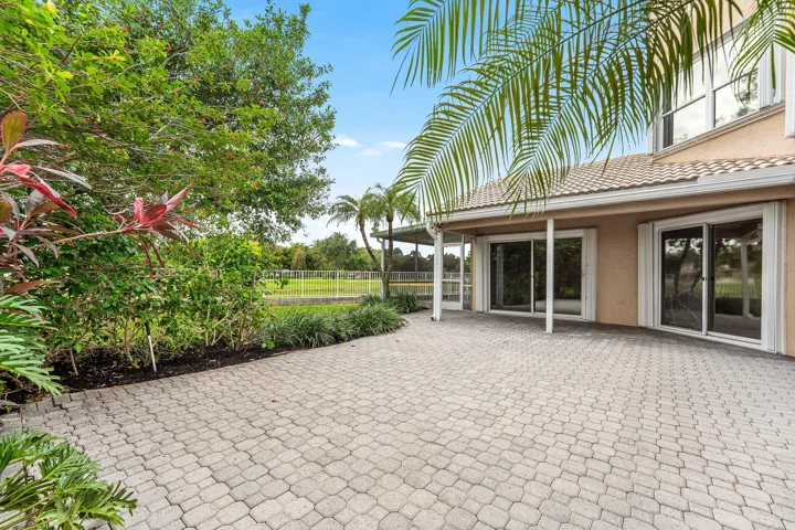 032-23350TorreCircle-BocaRaton-FL-33433-