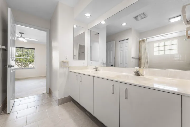 017-23350TorreCircle-BocaRaton-FL-33433-