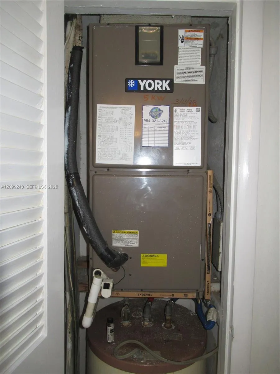 AC UNIT