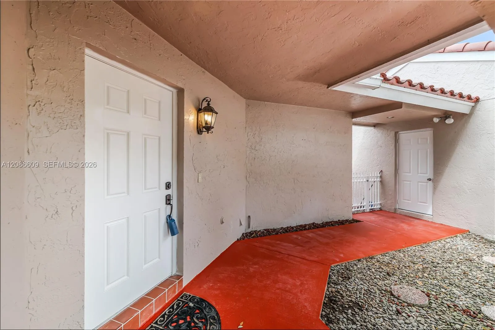 1 car garage.